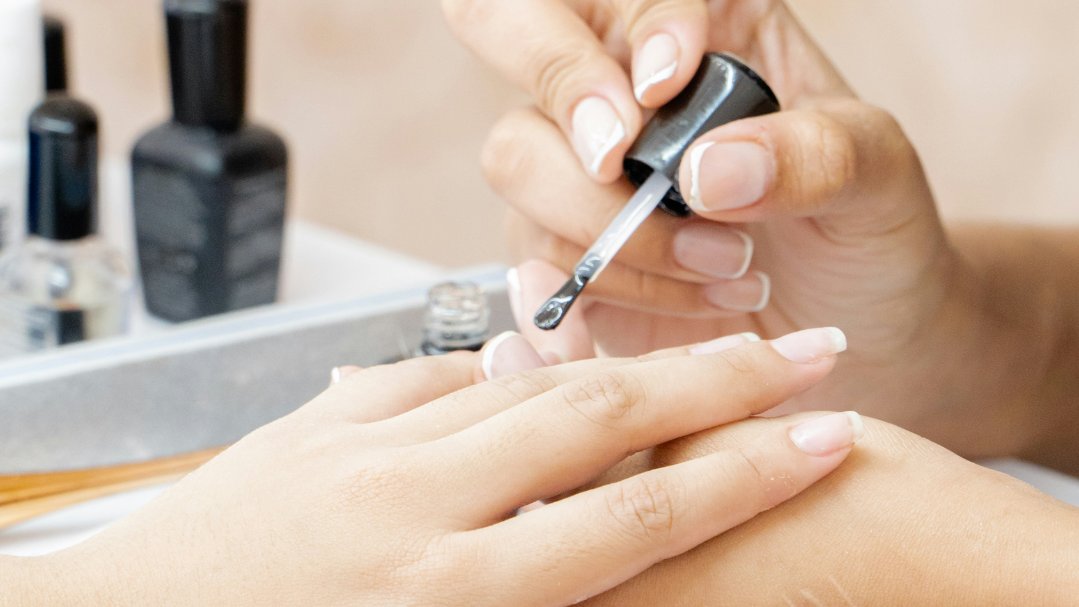 Manicura profesional - Foto 1