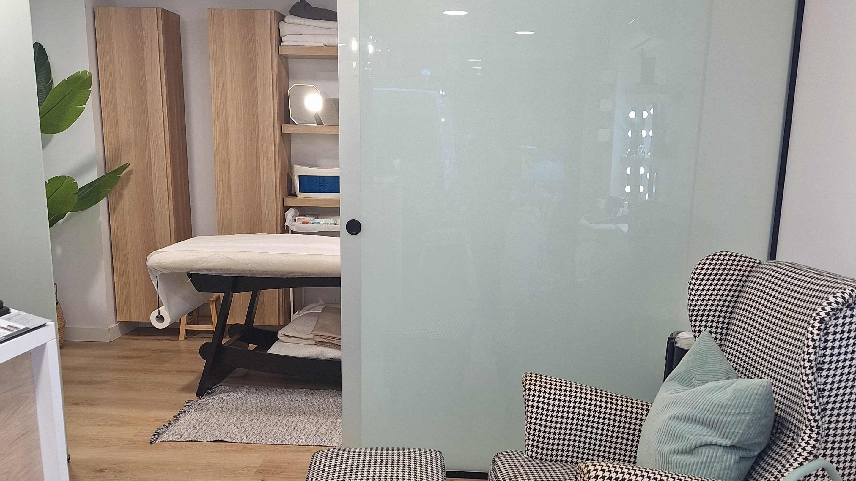 Laura Estetica y Maquillaje, Centro de estética en Donostia – Estética y Maquillaje Laura, Tratamientos faciales, depilación láser, manicura y cuidado corporal en San Sebastián.