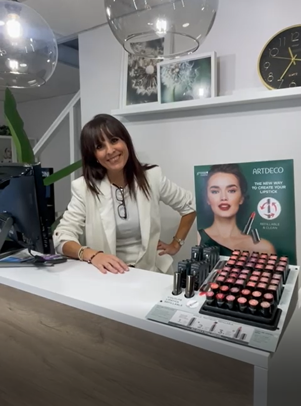 Laura, profesional de la estética y el maquillaje